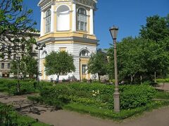 Файл:Владимирская церковь, сад01.jpg - Путеводитель Викигид Wikivoyage