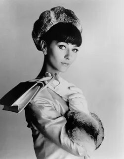 Женщина это нечто прекрасное 1964