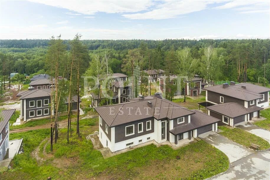 Коттеджный поселок Петрово-Дальнее ЛОК на Ильинском шоссе, цены и фото