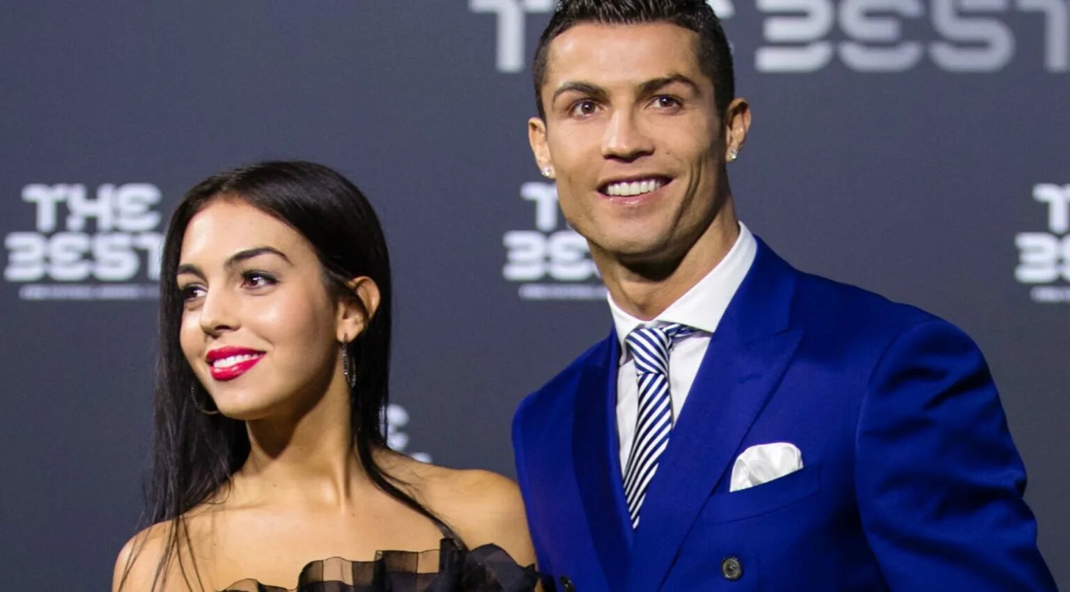 Джорджина родригес 2021. Девушка роналду. Ronaldo cristiano и его девушка. Дэн и джорджина. Криштиану роналду и джорджина.