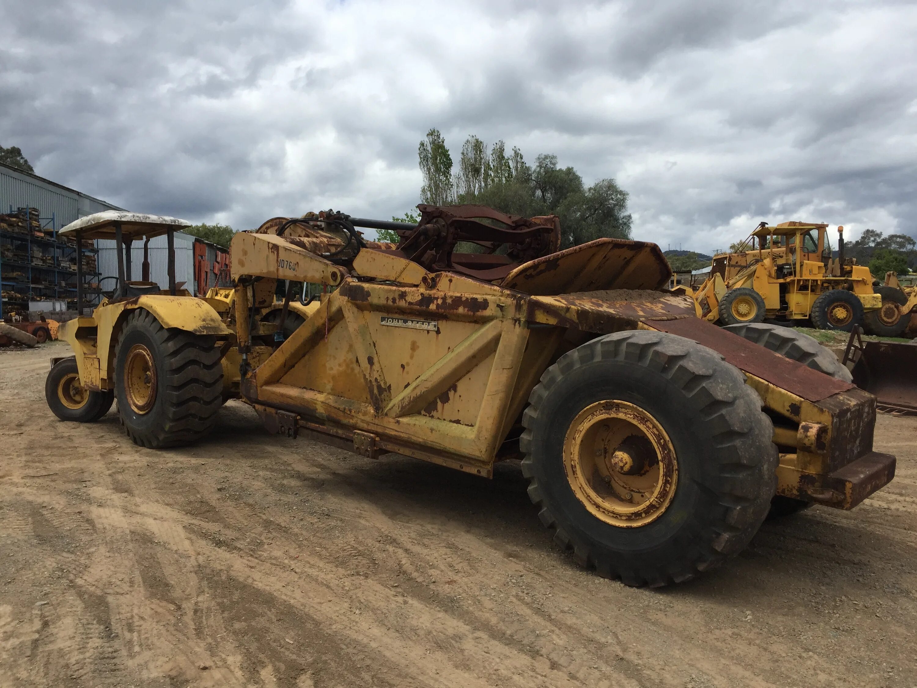 ДЗ-30 скрепер прицепной. Скрепер ДЗ 23. Скрепер Джон Дир. Грейдер John Deere. Скрейпер