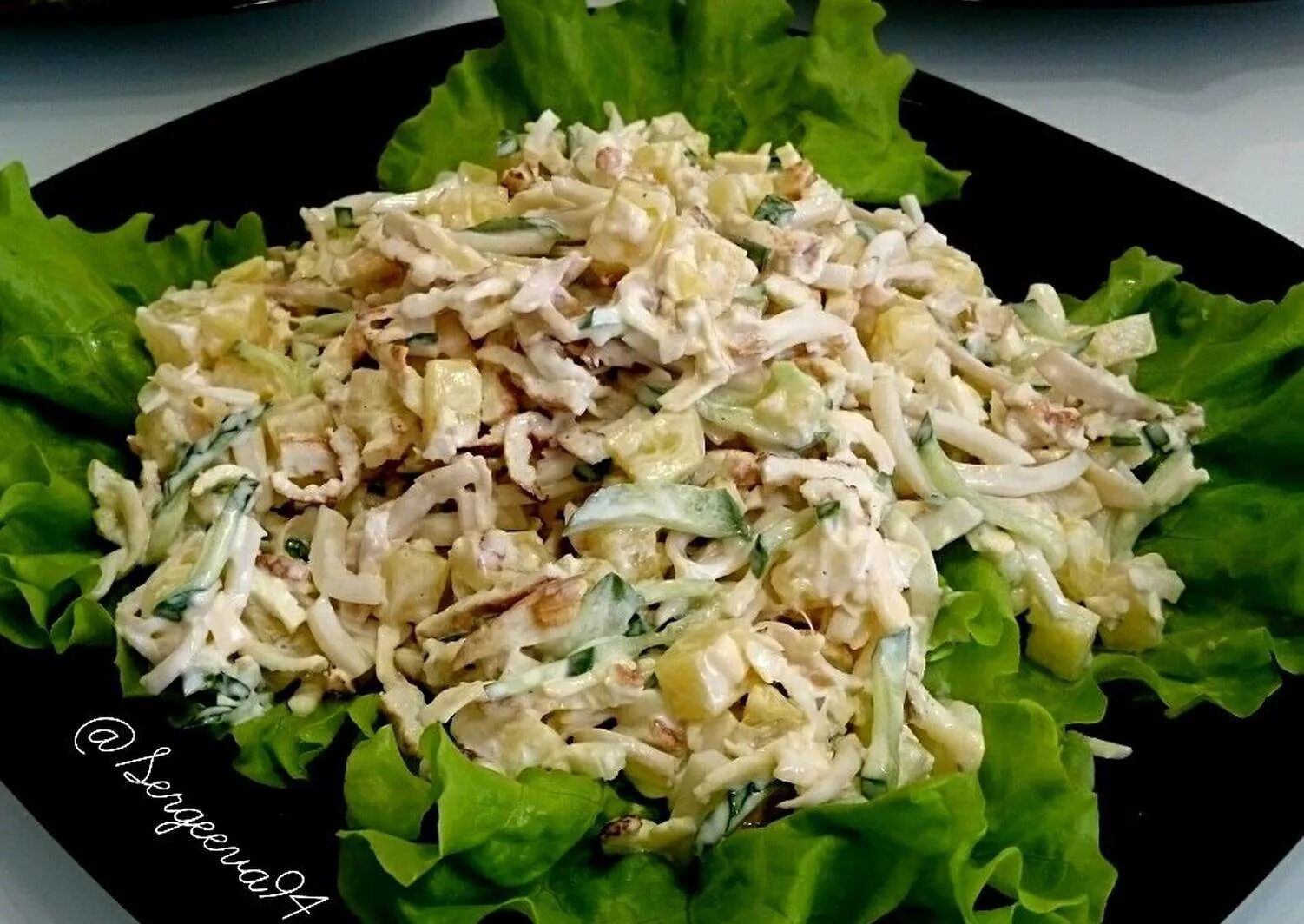 салат с кальмарами и яйцом самый вкусный. салат летучий голландец с кальмарами. салат из кальмаров с яйцом. салат летучий голландец с кальмарами. салат с копченым кальмаром.