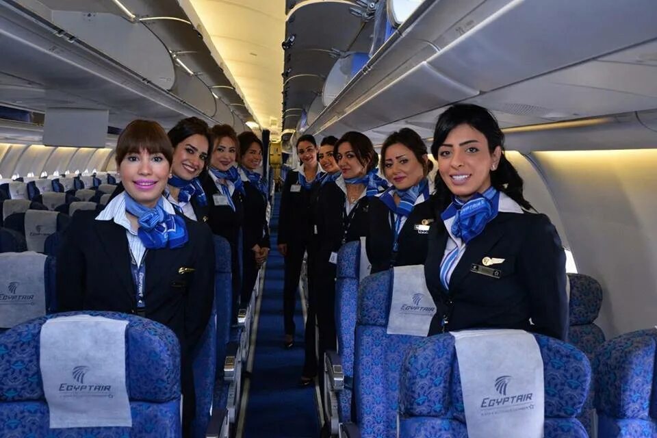 Авиакомпания EGYPTAIR. Египт Эйр авиакомпания. Египт Эйр бортпроводники. Египет Аирлинес самолет. Egyptair купить билет