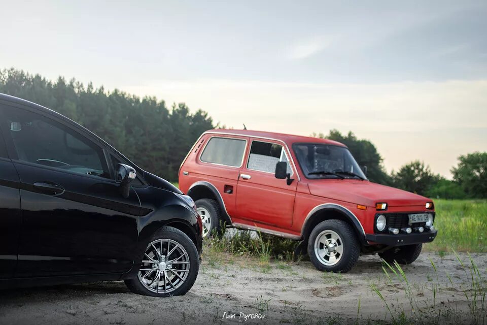 Американский внедорожник против нивы. Нива в стиле ленд ровер. Нива на военных мостах. Нива против. Niva vs.