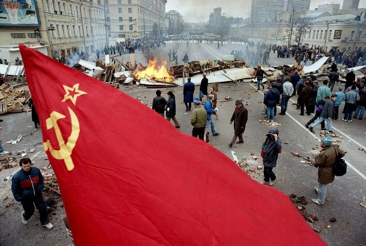 Какое событие произошло в октябре 1993 г. Октябрьский путч 1993 года. Ельцинский переворот 1993. Бунт в Москве 1993. Октябрьская революция 1993.