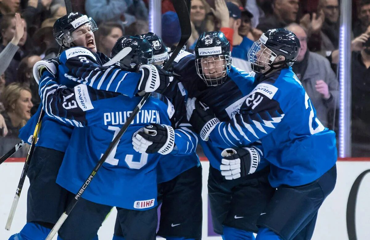 Какая финляндия сейчас. Финны хоккей. Хоккейная команда Финляндии. Сборная Финляндии. Форма сборной Финляндии по хоккею.