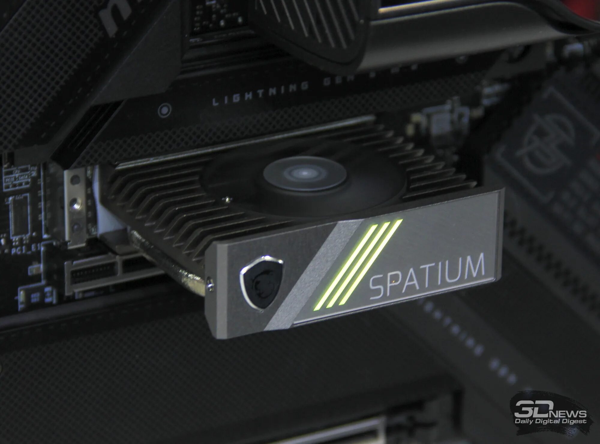 Spatium m570. Msi spatium m570 pro.