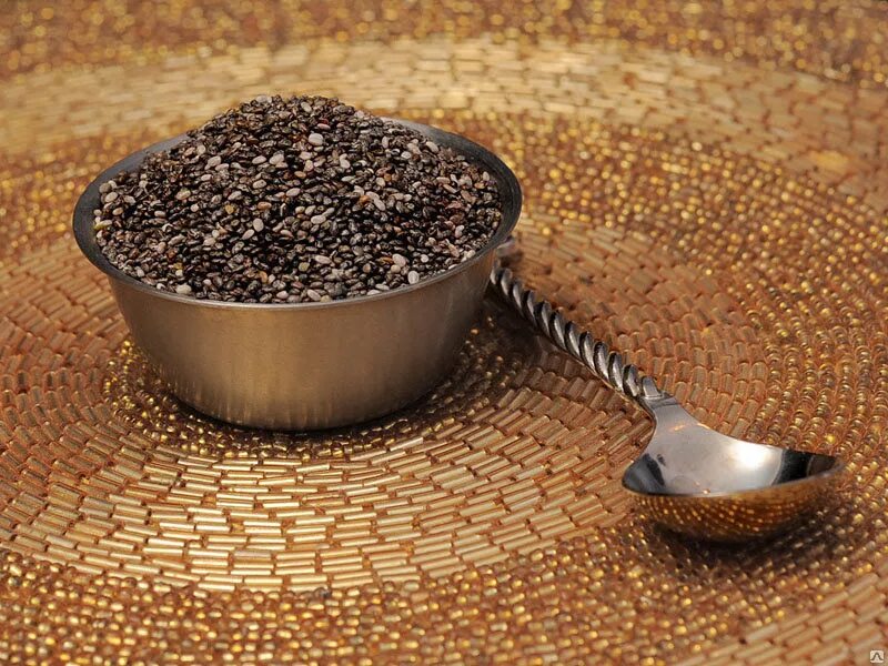 Семена чиа замоченные. Промолоть блендором семена чиа. Сорта семечек для жарки. Chia seed. Под кожей черные женские очистки семечки.