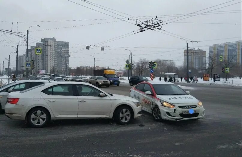 Перекресток на Пражской. Хендай госномер. Ховаль автомобиль 9. Зикер 009 автомобиль.