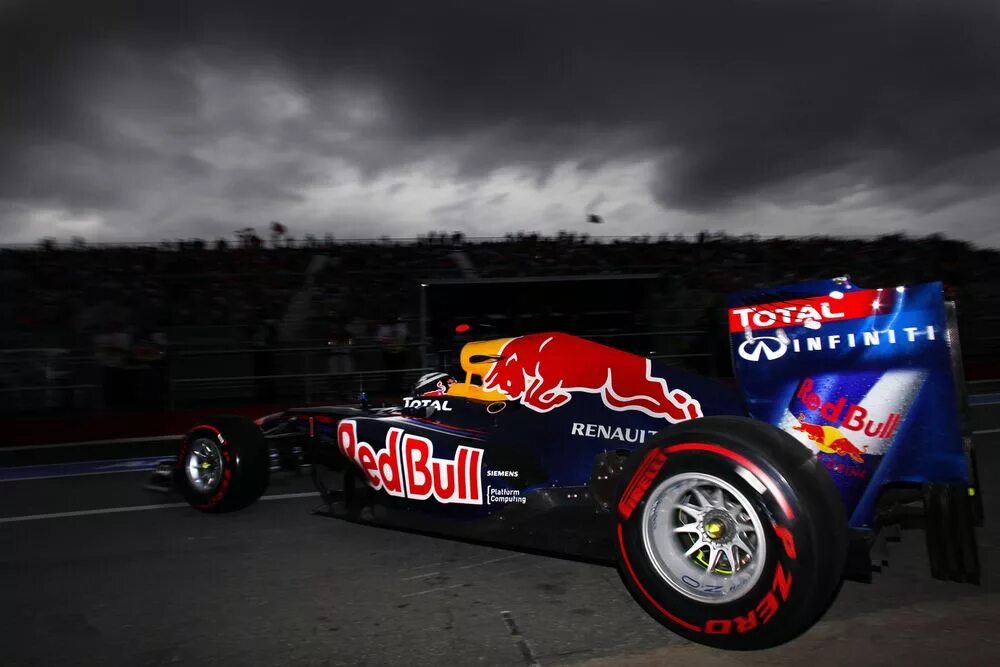 Red bull mobile. Red bull rb7. Red bull f1 2011. Гоночный Болид ред Булл. Болид f1 2011 Red bull.