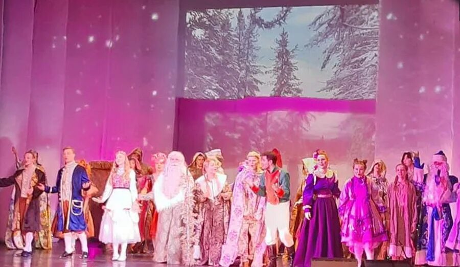 12 месяцев сказка илья авербух. продолжительность шоу 12 месяцев. 12 месяцев спектакль. спектакль театр терезы дуровой 12 месяцев. афиша декабрь цирк ижевск.