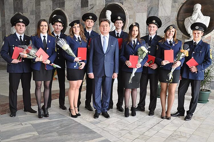 Люди в униформе. Люди в форме новороссийск. Новороссийск люди. Тэл новороссийск. Транспортный колледж новороссийск форма.