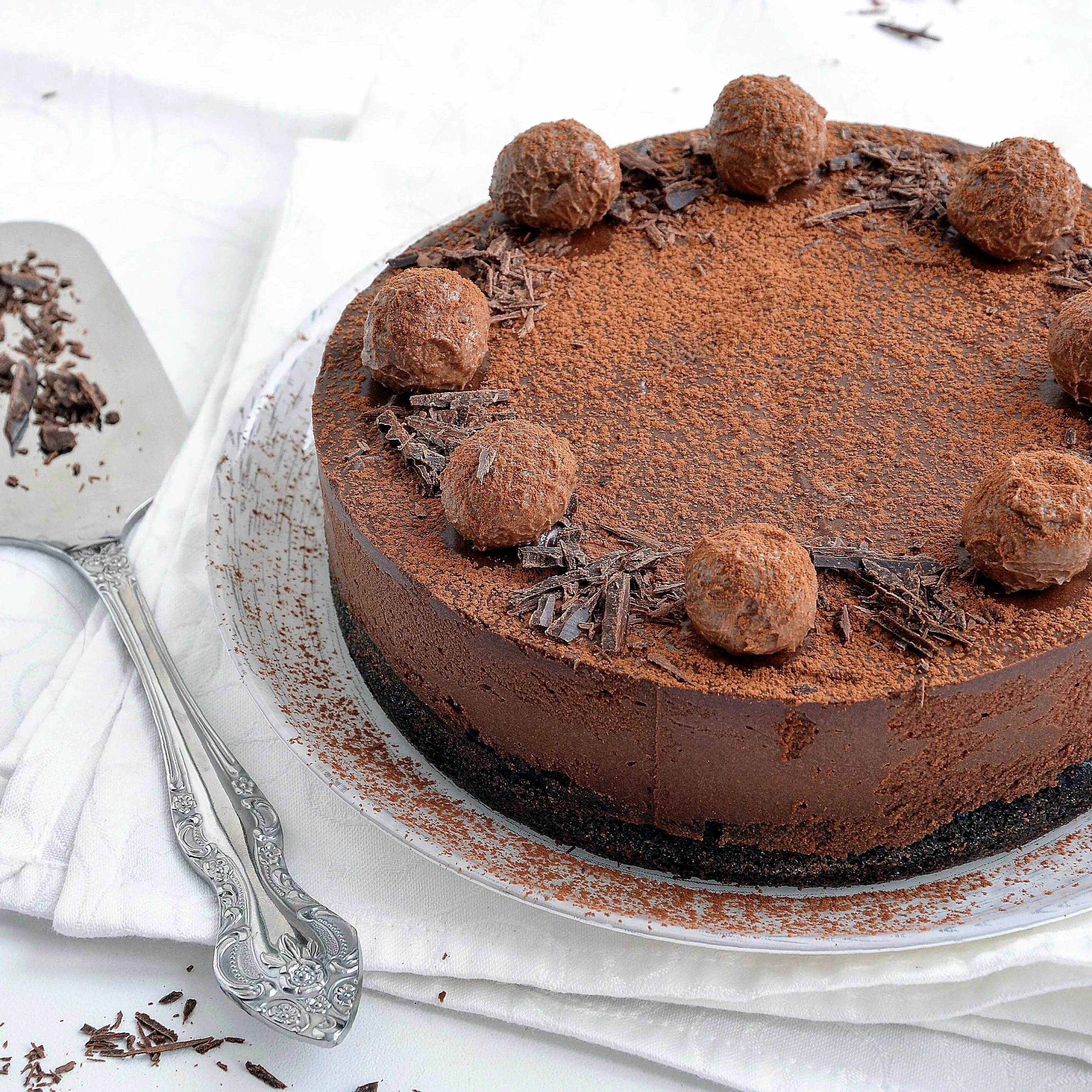 Шоколад посыпанный шоколадом. Торт «трюфель». Торт "трюфель" (Truffle Cake). Муссовый торт трюфель. Торт трюфельный сметанник.