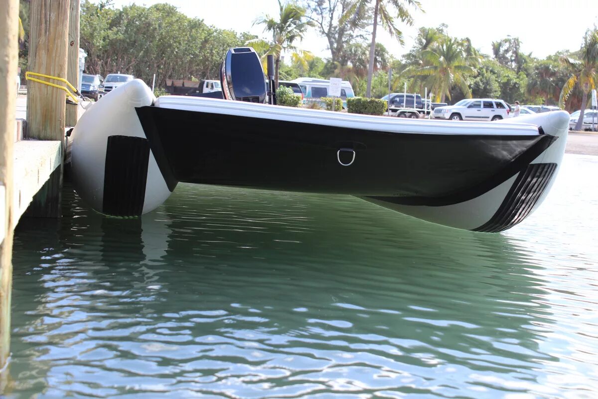 Тримаранная лодка. Лодка тримаран скат. лодка пвх тримаран. катамаран fox boat 260. лодка тримаран 450.