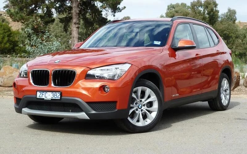 X 1 20 46 x 1. BMW x1 SDRIVE. BMW x1 красная. БМВ x1 красная. BMW x1 рыжий.