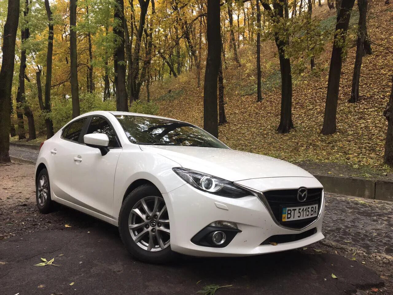 Мазда 3 белая. Мазда 3 белая седан. Mazda 3 белая 2014. Мазда 3 2013 белая. Mazda long