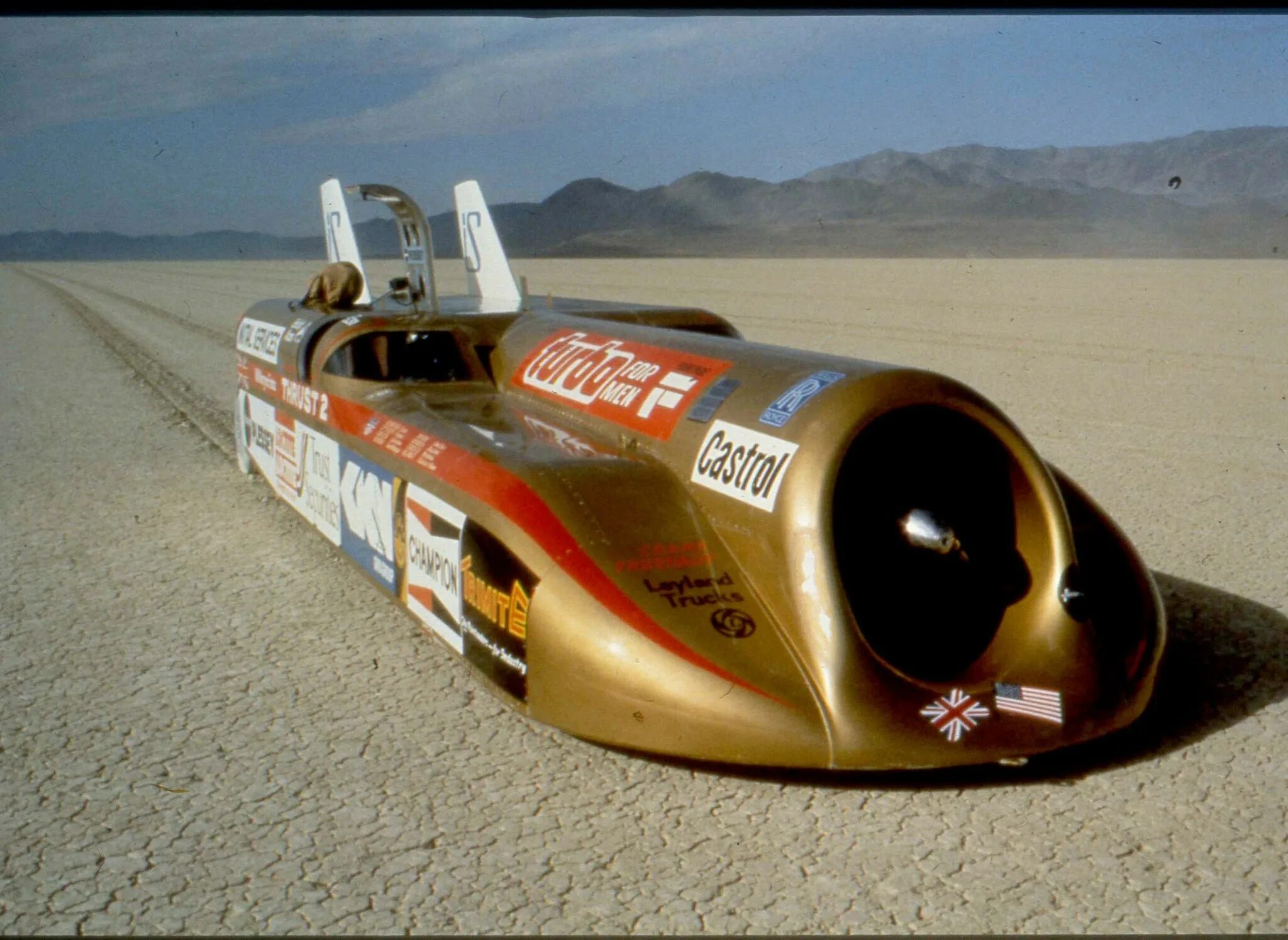 Thrust SSC (1228 км/ч ).. Энди Грин рекорд скорости. Машина Bloodhound SSC. Энди Грин на Thrust SSC. Рекорд скорости на машине