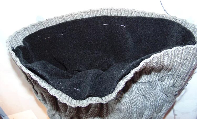 Флисовый подклад в вязаную шапку. Как пришить флис к шапке. Пришить подкладку. Пришить флис к шапке. Флисовый подклад в вязаную.