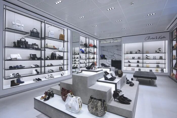 Charles keith бренд. Charles keith. Charles keith байерн. Обувной магазин. Charles and keith limited edition valentin day bag.