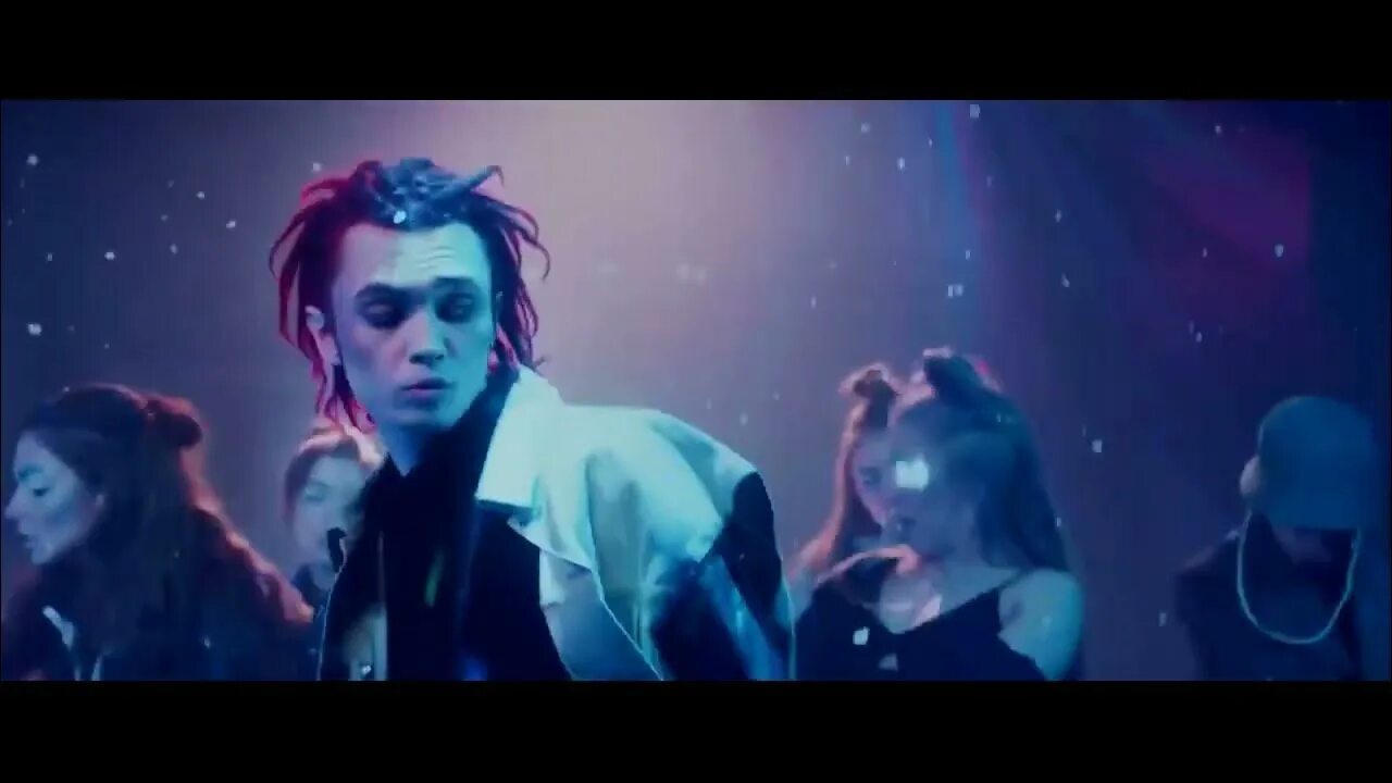 Песня кубик льда gone fludd. Кубик льда gone.fludd. gone fludd холодный кубик льда. гон флад кубик льда. кубик льда клип.