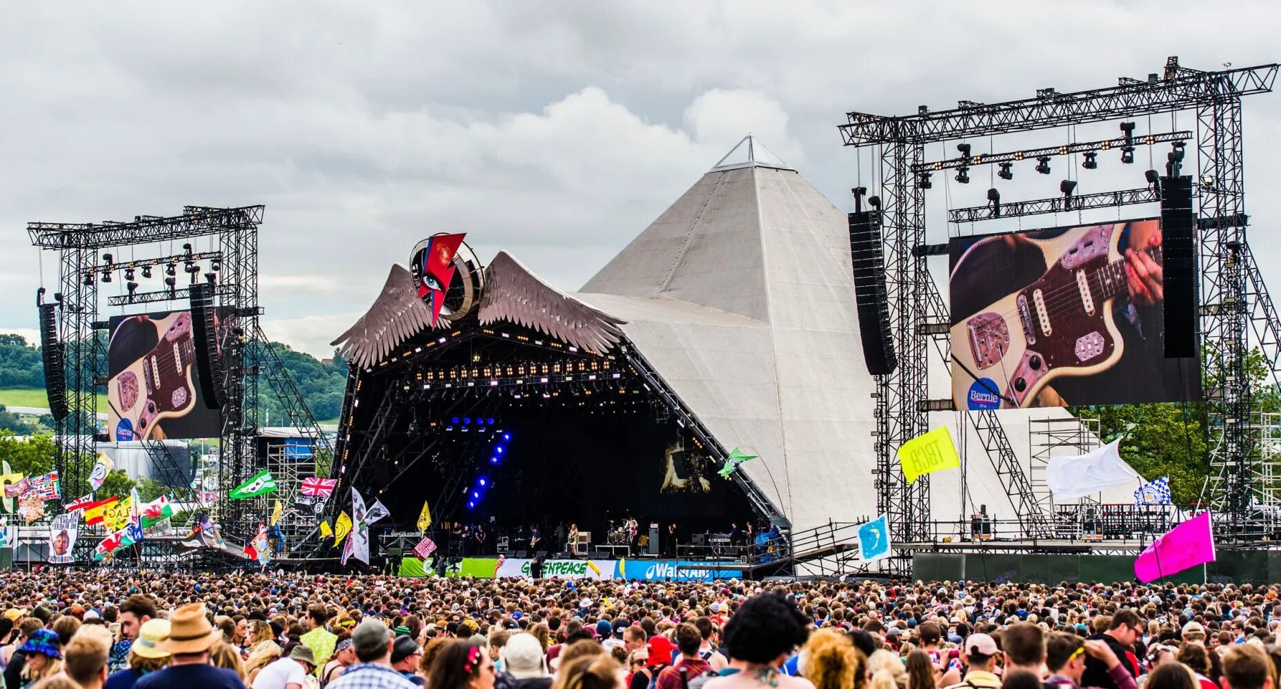 Рок фестиваль англия. Glastonbury festival 2022. Рок фестиваль англия. Действительно популярный летний фестиваль в великобритании. Гластонбери участники.