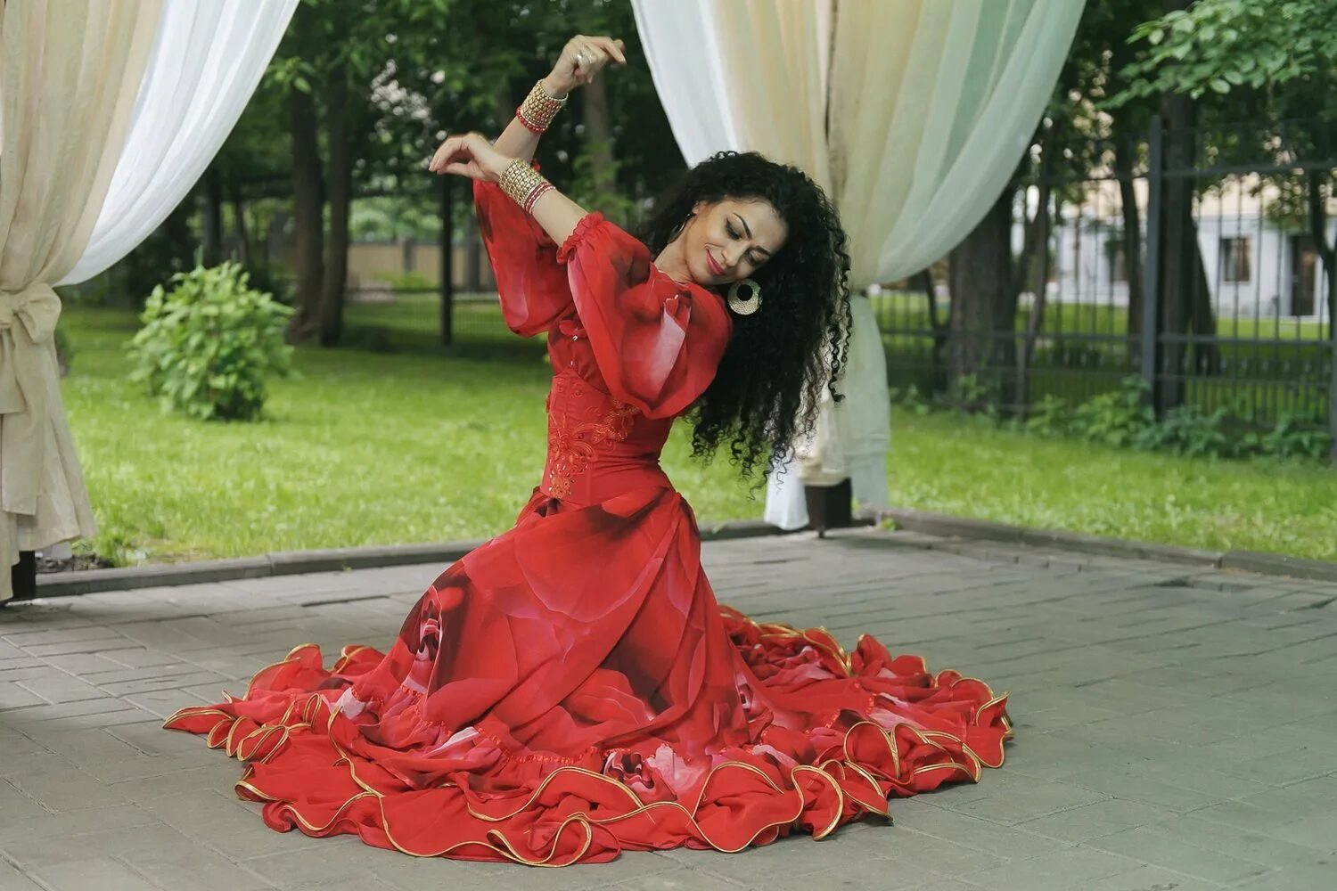 Фото красивых цыган. Красивые цыгане. красивые цыганки. девушки цыганки.