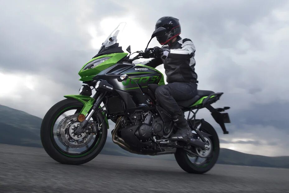 Купить версус 650. Кавасаки версус 650. Kawasaki Versys 650. Kawasaki Versys 650 2 поколения. Kawasaki Versys 600.