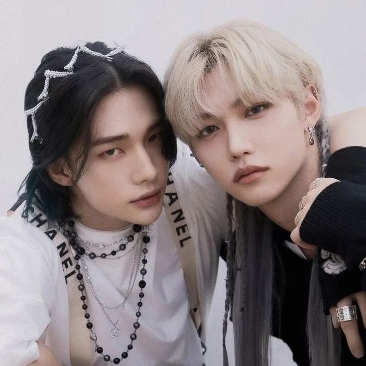 Хёнликсы стрэй. Хёнликсы Stray Kids. Stray Kids Felix and Hyunjin. Хенликсы сводный брат