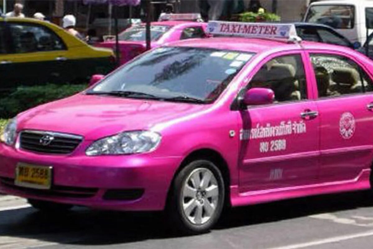 Розовое такси. Такси. Женское розовое такси. Женское такси.