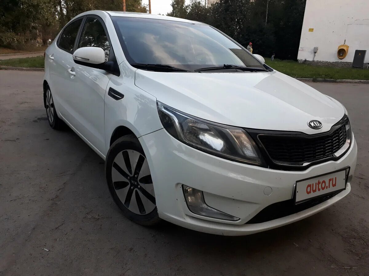 Киа рио 2012 год автомат. Kia Rio 2012 белый. Kia Rio 2012 White. Кия Рио 2012 белый седан. Киа Рио 2012 белая.