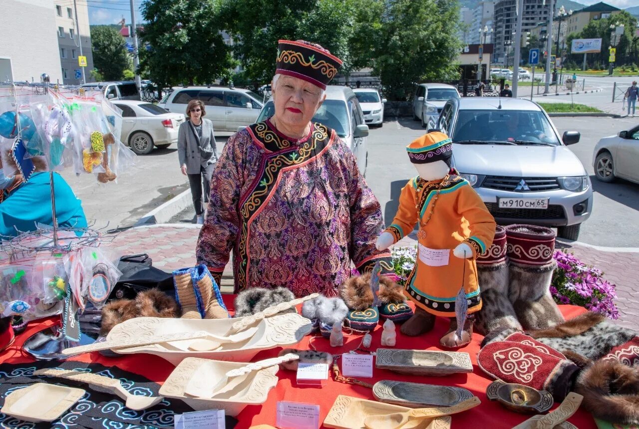 Коренные малочисленные народы сахалина. Коренные малочисленные народы сахалина. Нивхи сахалина. Нивхи коренные жители сахалина. Нивхи нанайцы.