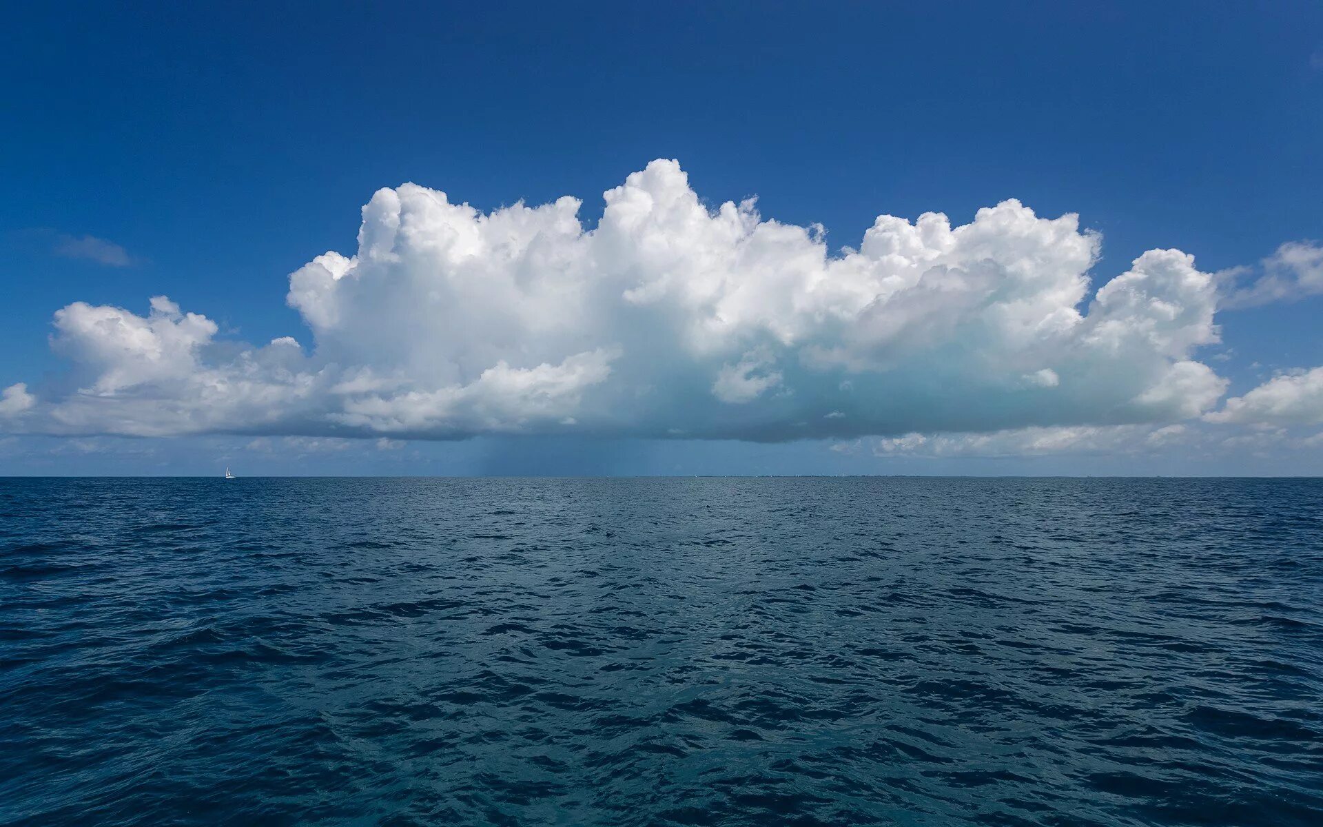 Штиль в тихом океане. Море облаков. Море Горизонт. Море и небо. Безграничный океан