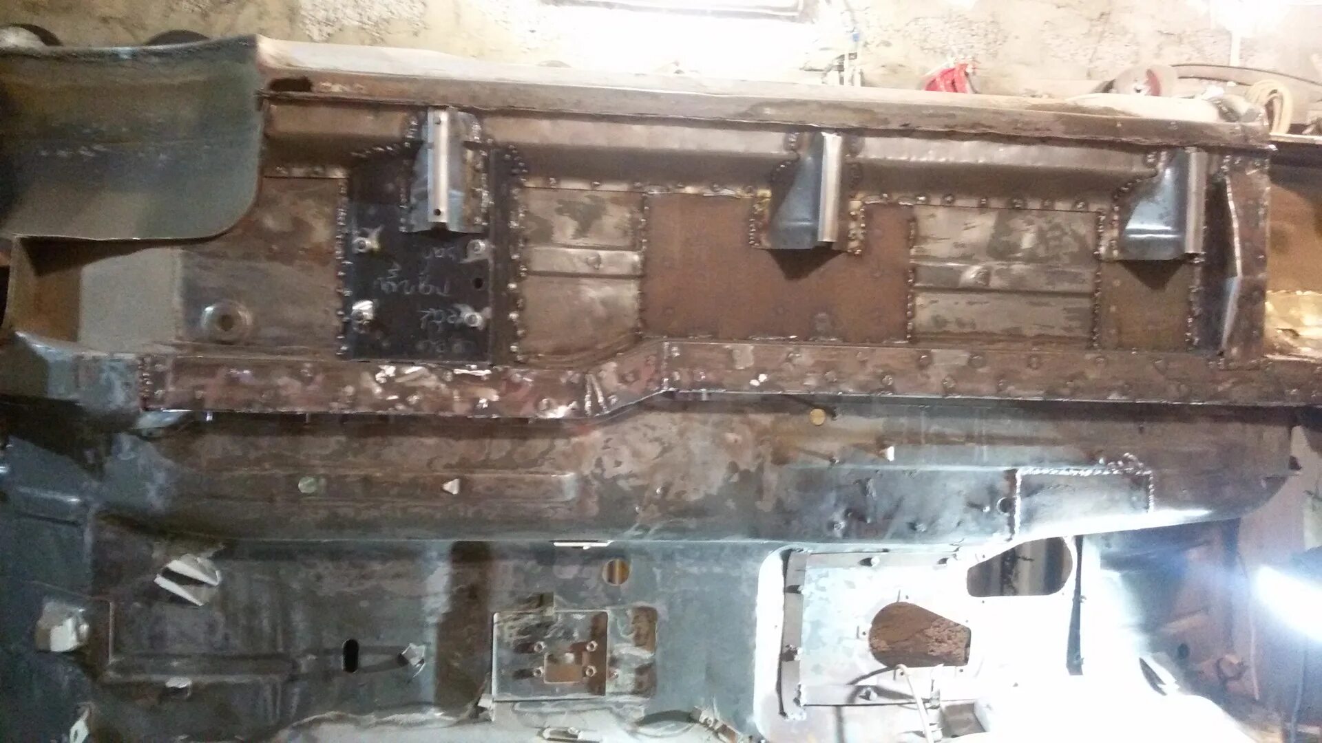 Соединитель лонжеронов. Соединитель лонжеронов. Соединитель лонжеронов. Соединитель лонжеронов. Усилитель переднего лонжерона ваз 2110.