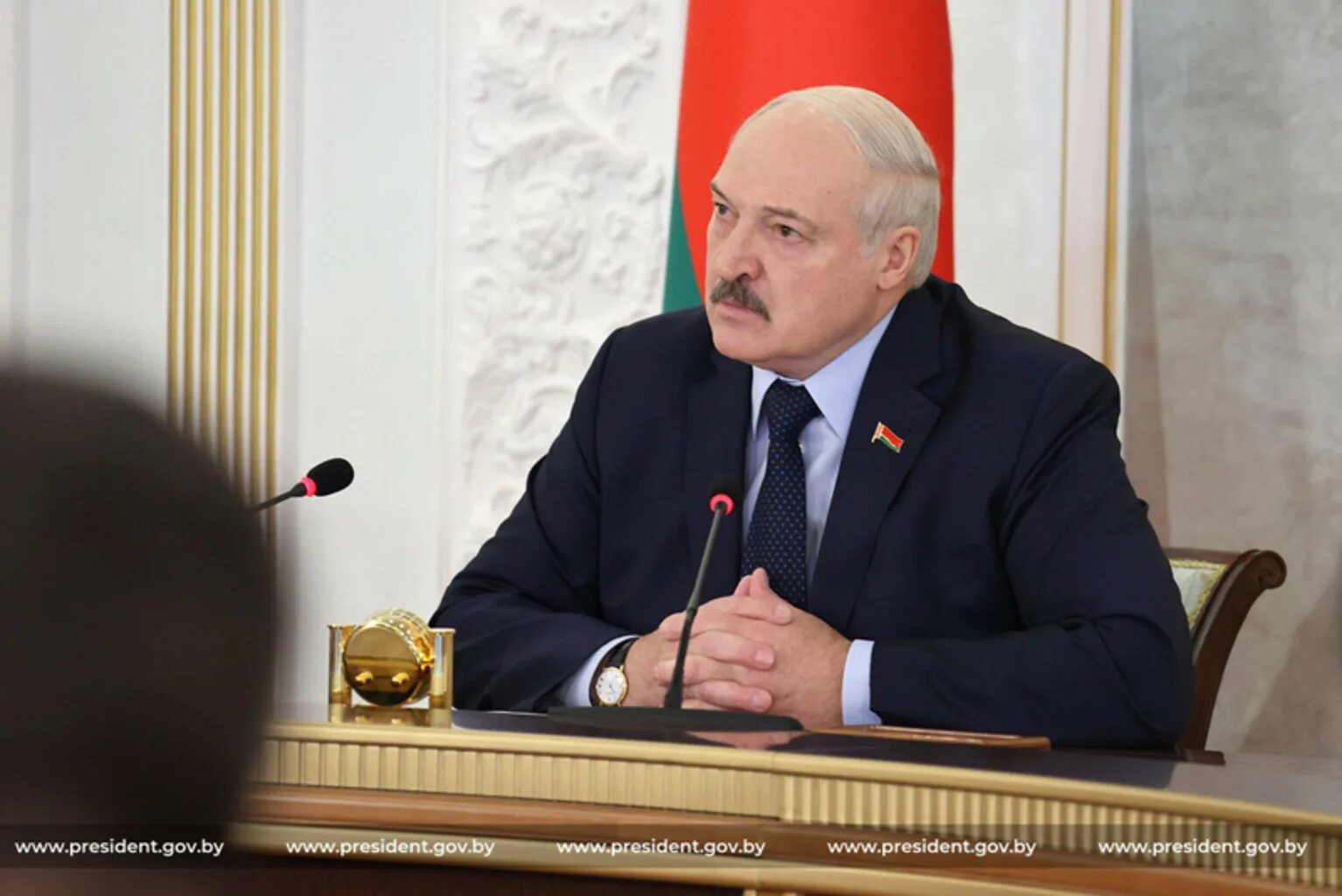Лукашенко признали. Лукашенко. Лукашенко Крым. Маска Лукашенко. Лукашенко вердикт.