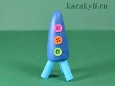 Лепка ракета первая младшая группа. Лепка в средней группе на тему ракета. Ракета из пластилина. Лепка из пластилина ракета в средней группе. Лепка ракета в старшей.