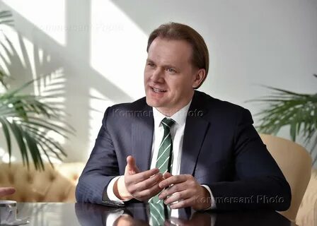 Бывший директор и фирма