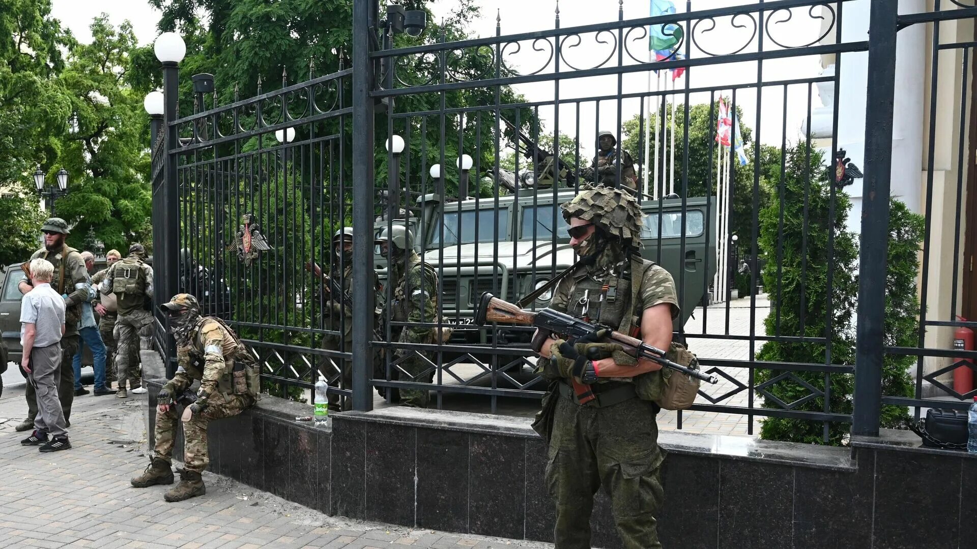 Марш ростов. Вагнер чвк ростов 2025. чвк вагнер pmc wagner. чвк вагнер в ростове-на-дону 24. боец чвк вагнер.