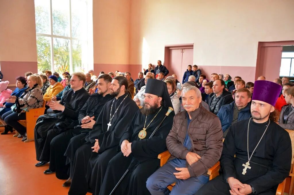 Погода в новых выселках калининский. Храм в новых Выселках Мордовия. Калининск Церковь новая. Село новые Выселки. Село новые Выселки Саратовская область.