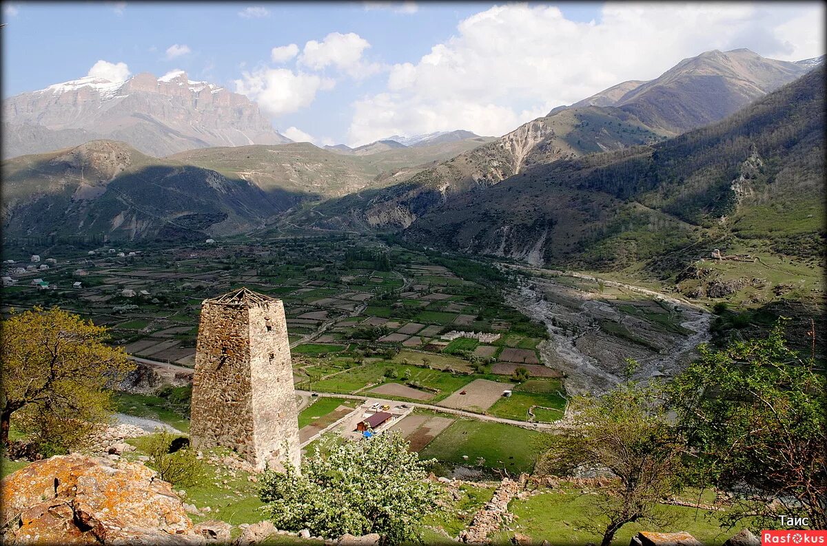 Кабардино-балкария нальчик достопримечательности. Природа кабардино-балкарии фото. Кабардино-балкария. Кабардино-балкария башня абаевых. Кабардино балкария башня жабоевых.