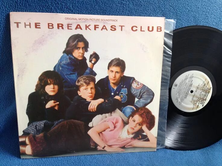 Клуб завтрак саундтрек. Breakfast Club группа. Клуб завтрак Постер. Клуб завтрак Постер к фильму. Плакат на стену simple Minds.