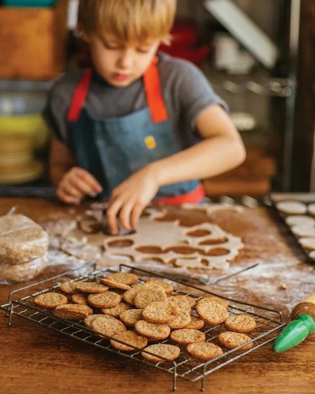 Bake. Bake for Kids. Baking cookies. To Bake.