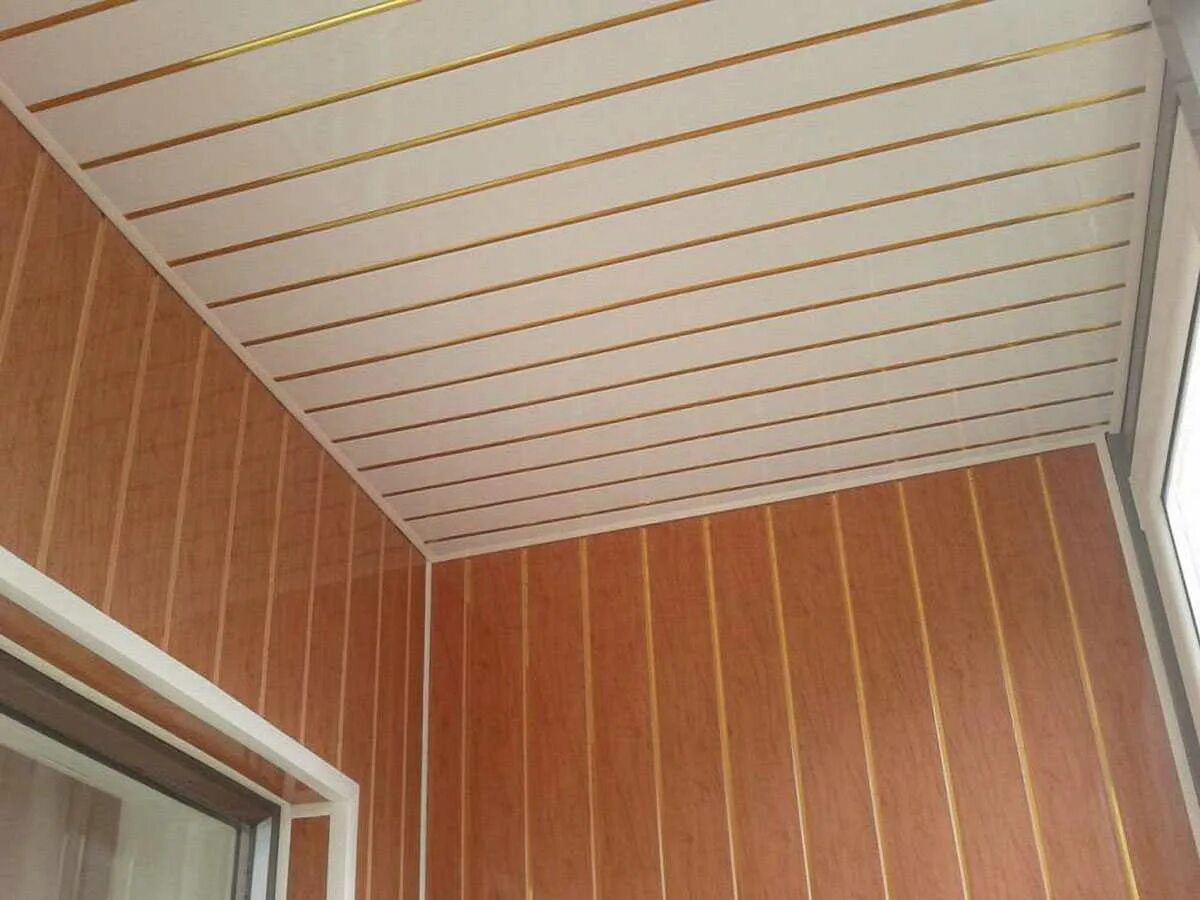 Облицовка пластиковыми панелями расценка. Пластиковая вагонка на потолок. Пвх сайдинг для внутренней отделки. Облицовка пластиковыми панелями расценка. Пвх вагонка пласт декор.