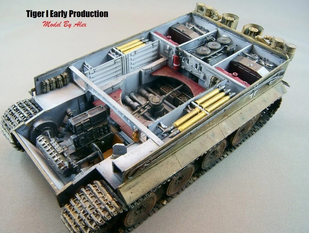 Тигр 1 внутри. Tiger 1 внутри.