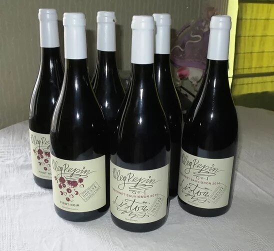 кулинарного вина. ваша вина 2. вторые вина великих шато. 2 линия вино. господин с вином.