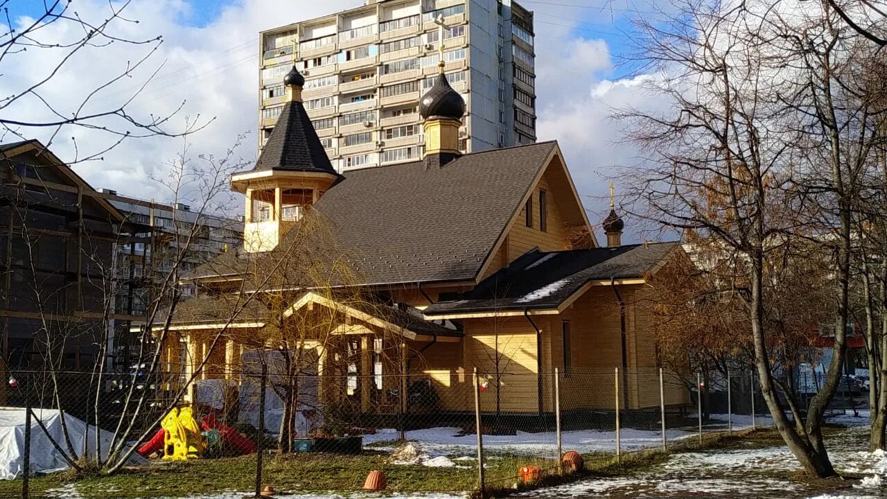 Храм святых царственных страстотерпцев измайлово. Храм царственных страстотерпцев на шоссе энтузиастов. Храм царственных мучеников в ясенево. Храм страстотерпцев на ветеранов фото здания. Храм царственных страстотерпцев в измайлово.