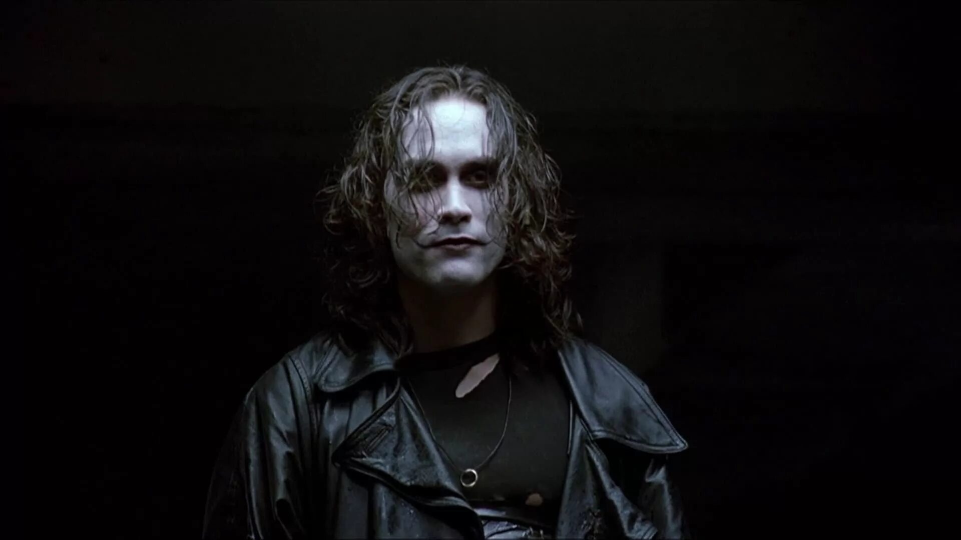 Ворон юсуф жив ли. Ворон 1994. ворон 1994 брэндон ли. эрик ворон 1994. ворон эрик дрэйвен.