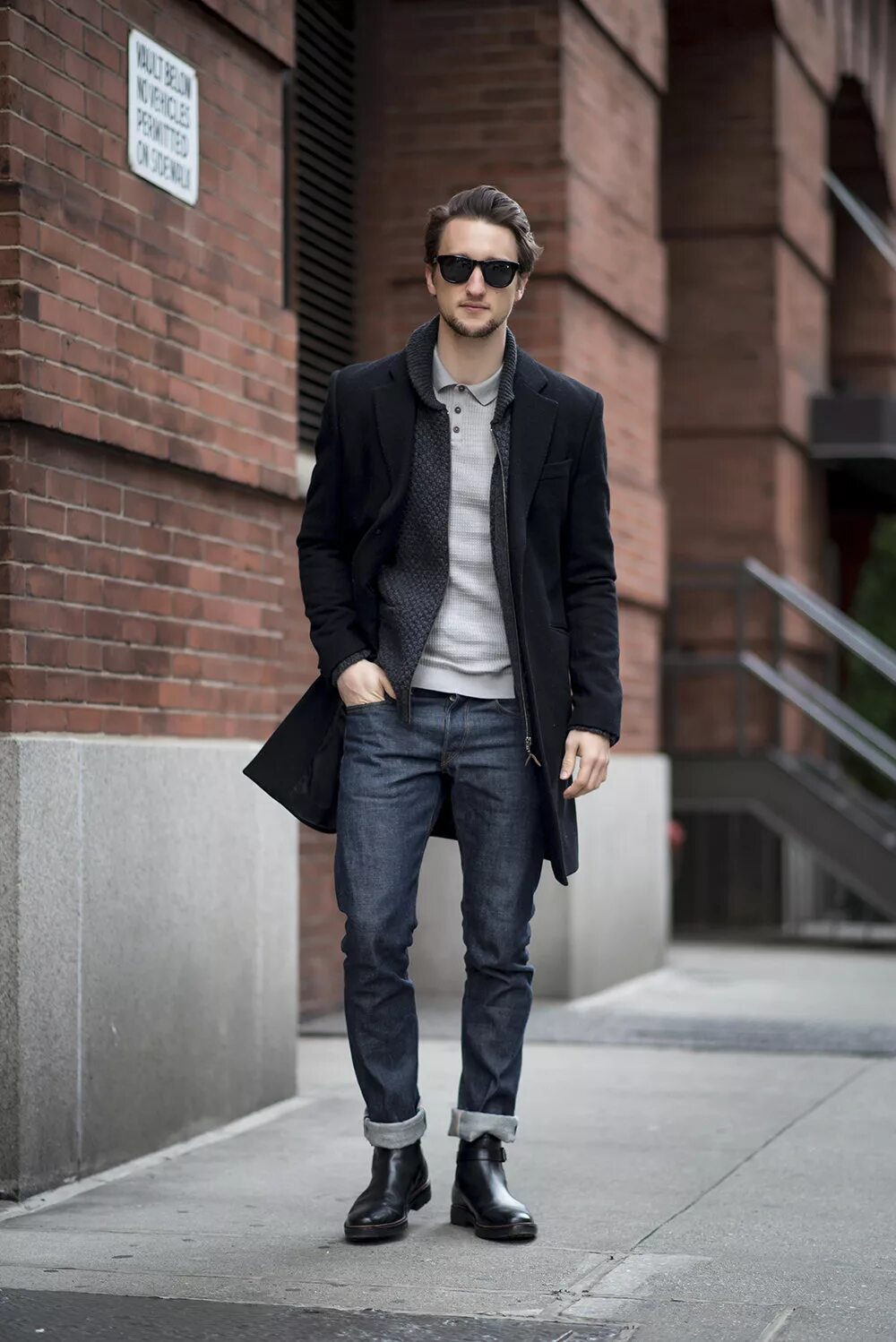 Мужские ботинки челси аутфиты. Ботинки под пальто мужское. Туфли с джинсами мужские. Какие ботинки носят мужчины. Lumberjack челси мужские.
