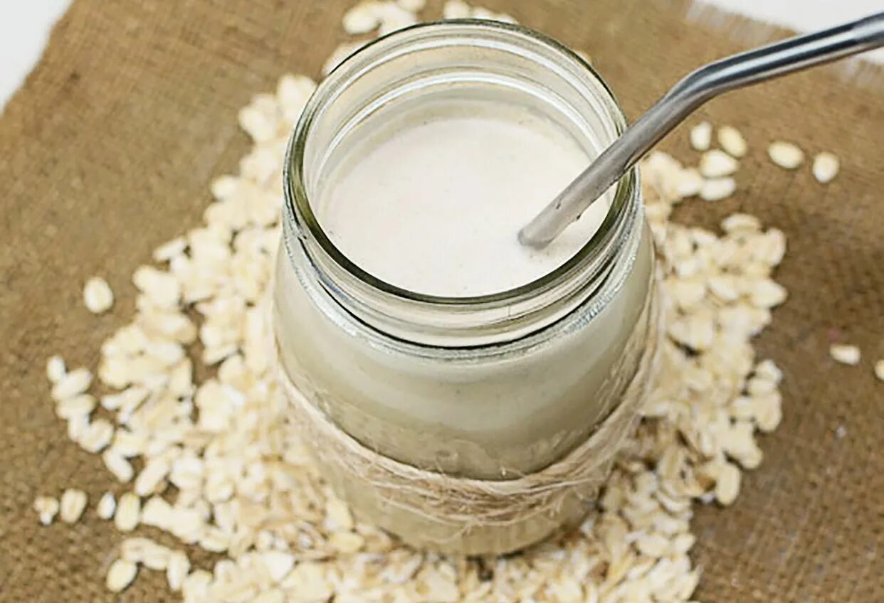 Овсяный кисель изотова. Кисель из овсяных хлопьев. Кисель из овсянки. Овсяный кисель фото. Пшеничный кисель.