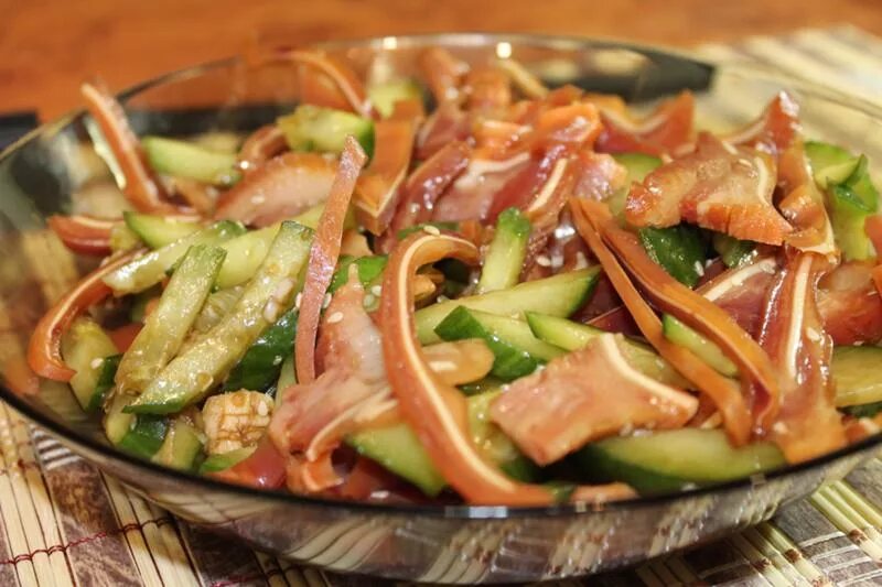 рецепты со свиными ушками. салат со свиными ушами. свиные ушки. рецепты со свиными ушками. салат из свиных ушей.