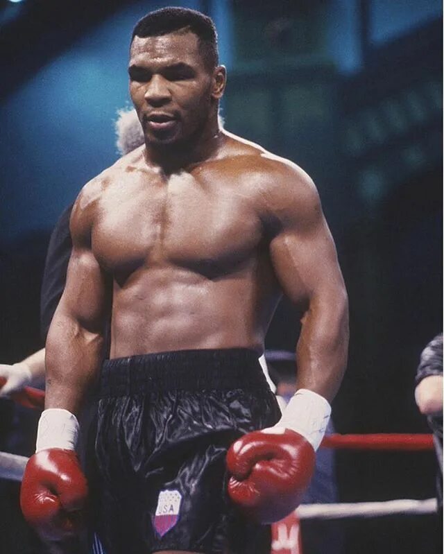 Майк тайсон причина. Майк тайсон 1998. майк тайсон молодой. майк тайсон 2000. mike tyson 1990.